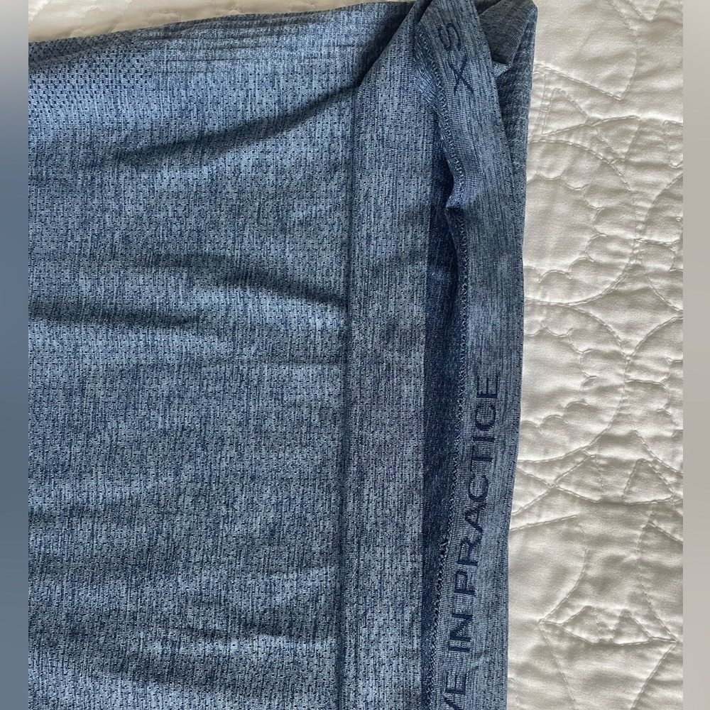 Lululemon mens XSMALL shirt